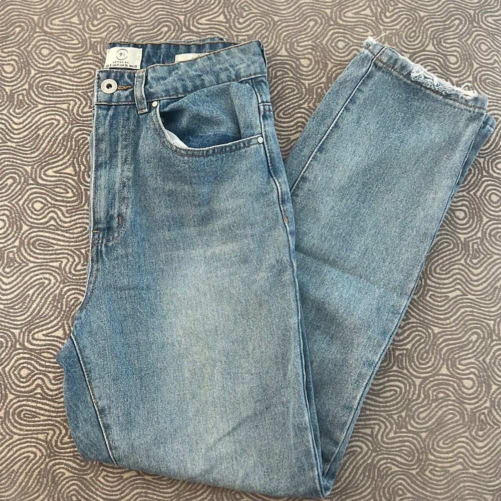 Cotton on Mom Jeans in a size 4.
